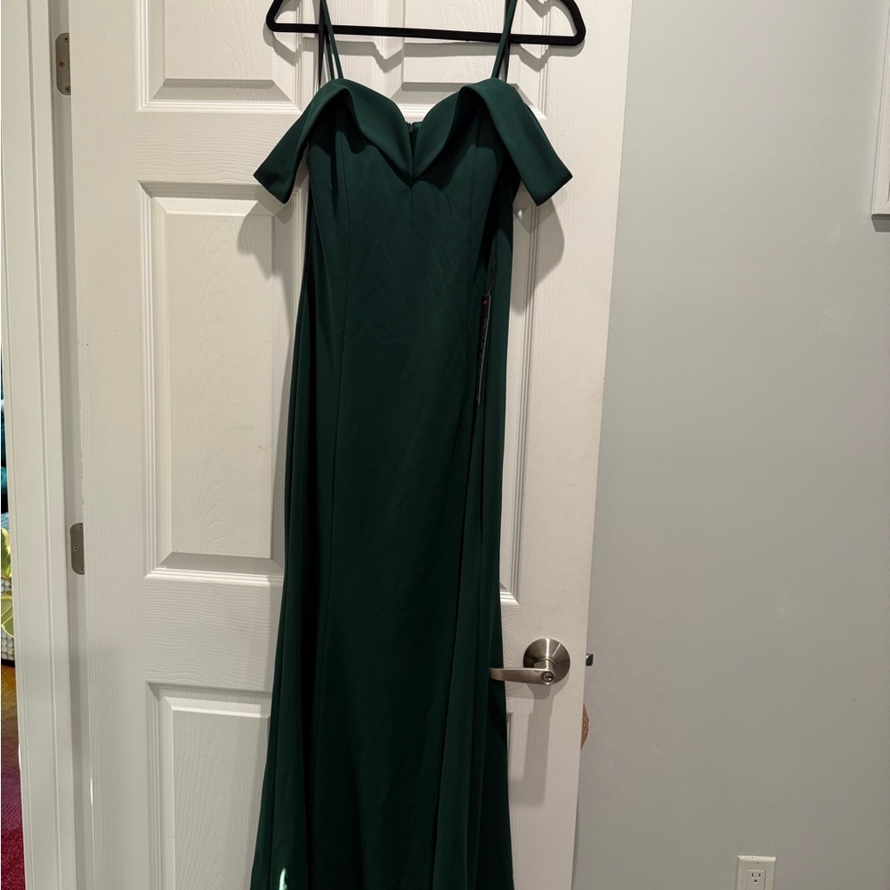 Elegant Green Off-Shoulder Dress